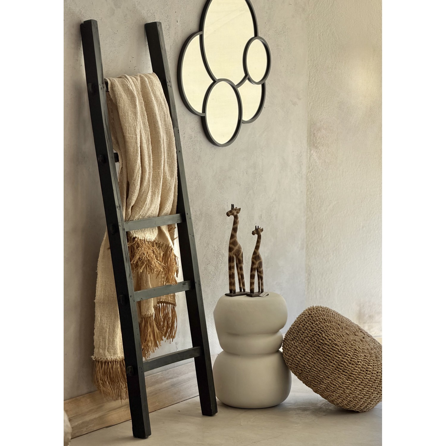 Διακοσμητική σκάλα/κρεμάστρα KAIDA Black Vintage 55x7x167cm 